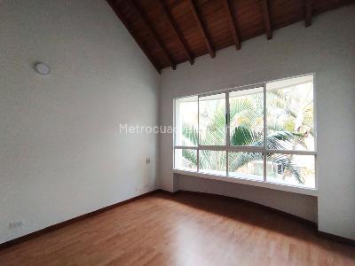 Casa de 4 alcobas en arriendo en El Poblado, Medellín, 300 m² · foto 12 de 17