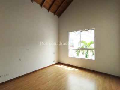 Casa de 4 alcobas en arriendo en El Poblado, Medellín, 300 m² · foto 13 de 17