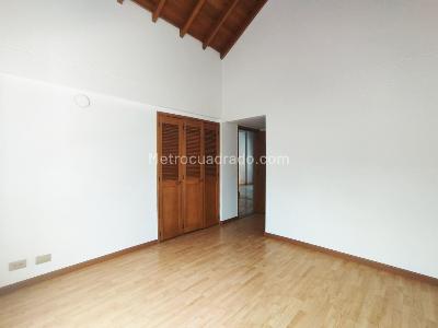 Casa de 4 alcobas en arriendo en El Poblado, Medellín, 300 m² · foto 14 de 17