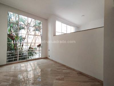 Casa de 4 alcobas en arriendo en El Poblado, Medellín, 300 m² · foto 2 de 17