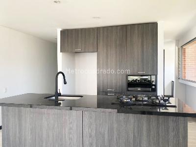 Apartamento de 2 alcobas en venta en El Poblado, Medellín, 104 m² · foto 5 de 14