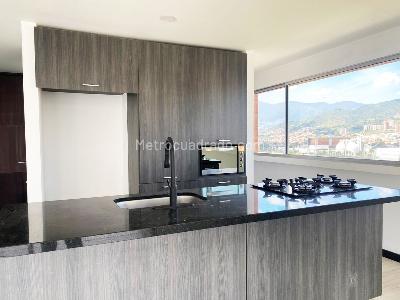 Apartamento de 2 alcobas en venta en El Poblado, Medellín, 104 m² · foto 7 de 14