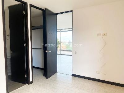 Apartamento de 2 alcobas en venta en El Poblado, Medellín, 104 m² · foto 8 de 14
