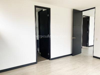Apartamento de 2 alcobas en venta en El Poblado, Medellín, 104 m² · foto 9 de 14
