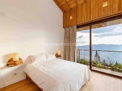 Casa de 4 alcobas en venta en El Poblado, Medellín, 635 m² · foto 10 de 20