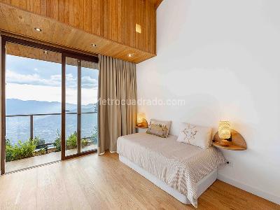 Casa de 4 alcobas en venta en El Poblado, Medellín, 635 m² · foto 11 de 20