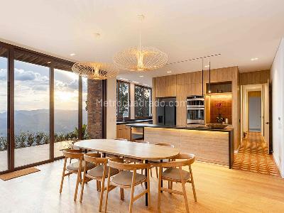 Casa de 4 alcobas en venta en El Poblado, Medellín, 635 m² · foto 4 de 20