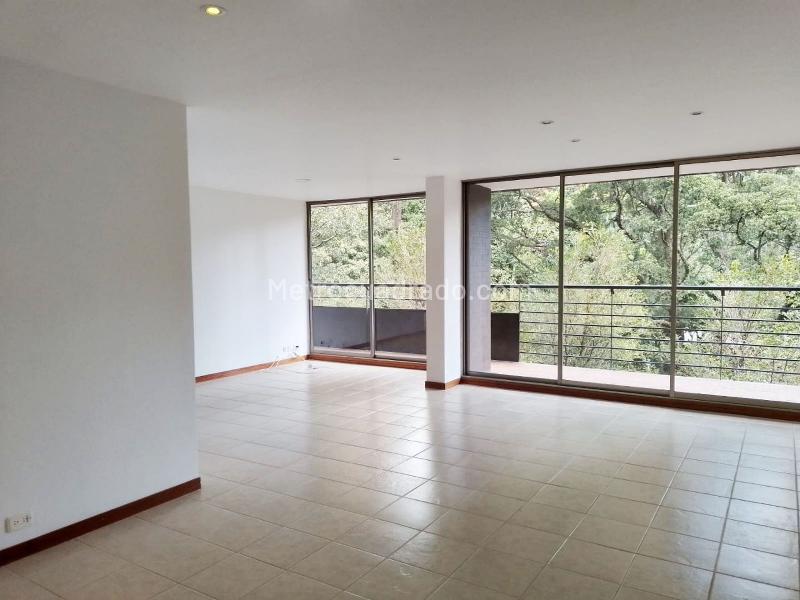 2BR Apartment with Balcony and Covered Parking in El Poblado - 2