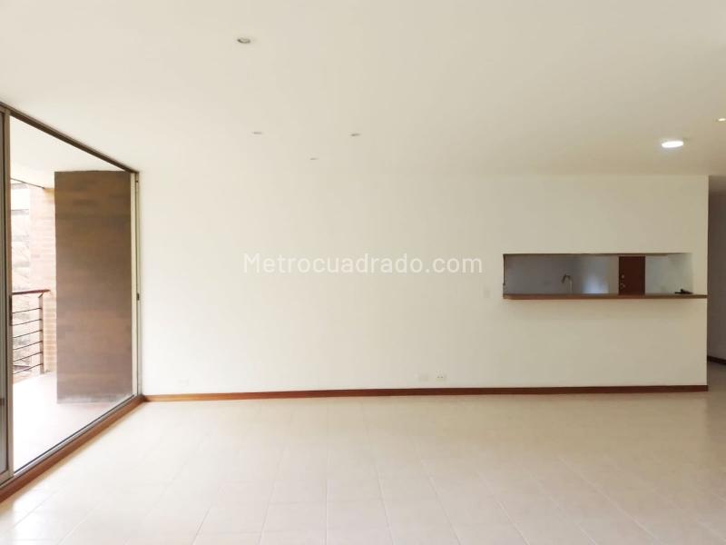 2BR Apartment with Balcony and Covered Parking in El Poblado - 6
