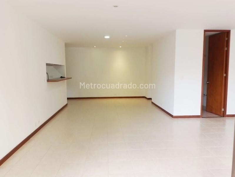 2BR Apartment with Balcony and Covered Parking in El Poblado - 7