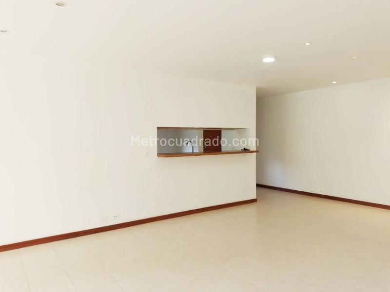 2BR Apartment with Balcony and Covered Parking in El Poblado - 8