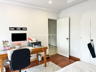 Apartamento de 4 alcobas en venta en El Tesoro, Medellín, 345 m² · foto 12 de 16