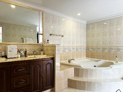 Apartamento de 4 alcobas en venta en El Tesoro, Medellín, 345 m² · foto 13 de 16