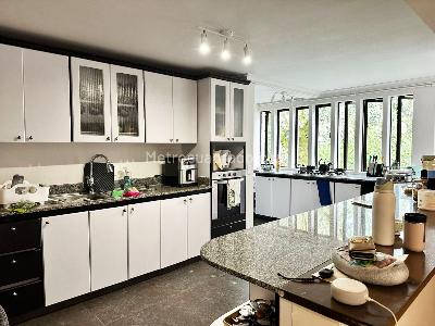 Apartamento de 4 alcobas en venta en El Tesoro, Medellín, 345 m² · foto 7 de 16
