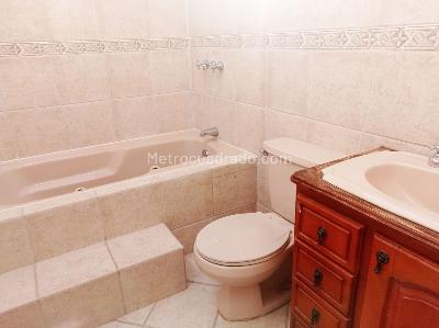 Casa en arriendo en El Poblado, Medellín · foto 14 de 19