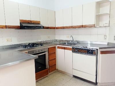 Casa en arriendo en El Poblado, Medellín · foto 4 de 19