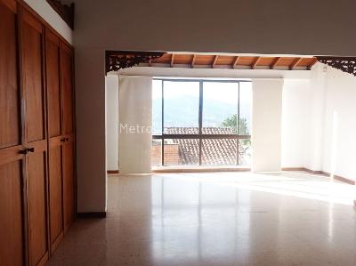 Casa en arriendo en El Poblado, Medellín · foto 8 de 19