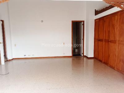 Casa en arriendo en El Poblado, Medellín · foto 9 de 19