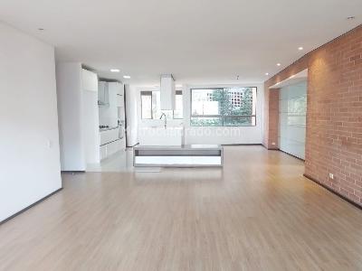 Apartamento de 3 alcobas en venta en El Poblado, Medellín, 186 m² · foto 2 de 20