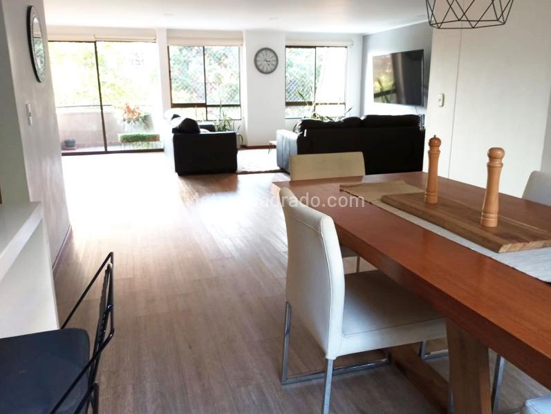 Apartamento Amoblado de 4 Alcobas con 3 Baños en El Poblado - 3