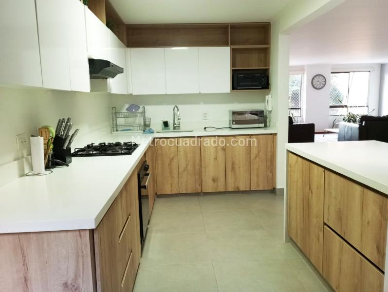 Apartamento Amoblado de 4 Alcobas con 3 Baños en El Poblado - 5