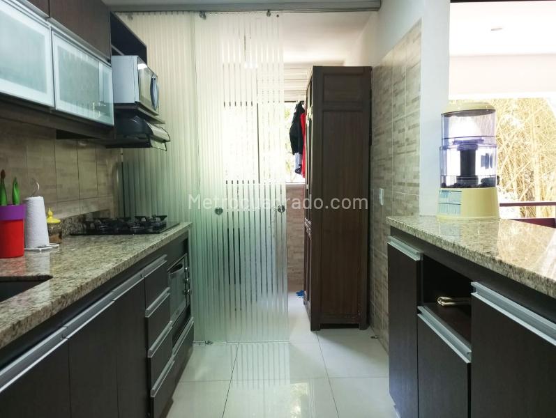 3BR Apartment with Study and Balcony in El Poblado - 4