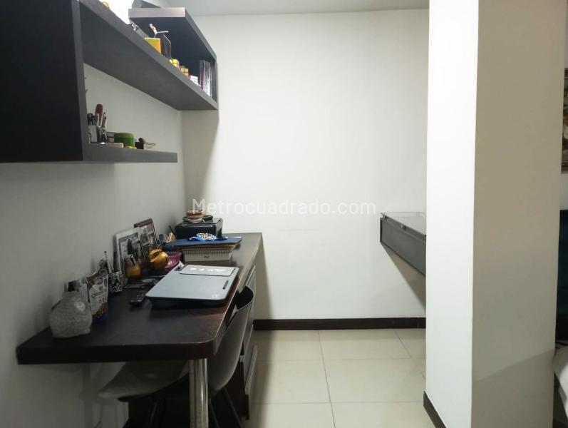 3BR Apartment with Study and Balcony in El Poblado - 5