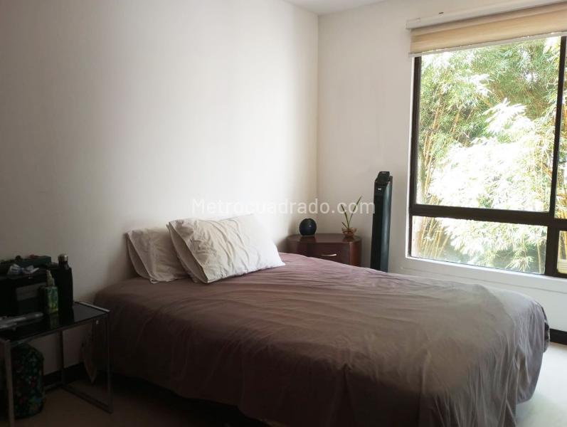 3BR Apartment with Study and Balcony in El Poblado - 9