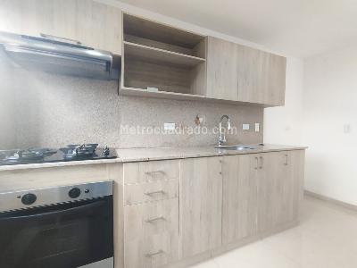 Apartamento de 2 alcobas en arriendo en El Poblado, Medellín, 84 m² · foto 3 de 13