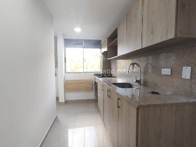Apartamento de 2 alcobas en arriendo en El Poblado, Medellín, 84 m² · foto 4 de 13