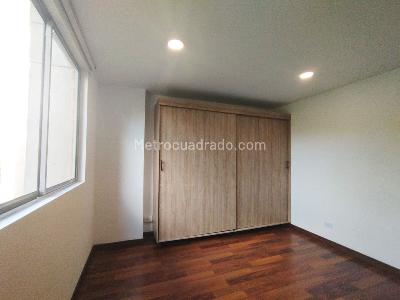 Apartamento de 2 alcobas en arriendo en El Poblado, Medellín, 84 m² · foto 9 de 13