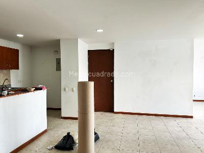 Apartamento de 3 alcobas en arriendo en Patio Bonito, Medellín, 93 m² · foto 4 de 14