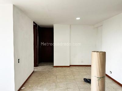 Apartamento de 3 alcobas en arriendo en Patio Bonito, Medellín, 93 m² · foto 5 de 14
