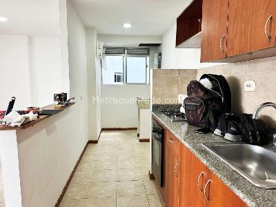 Apartamento de 3 alcobas en arriendo en Patio Bonito, Medellín, 93 m² · foto 7 de 14