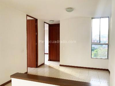 Apartamento de 2 alcobas en arriendo en La Aguacatala, Medellín, 86 m² · foto 3 de 13