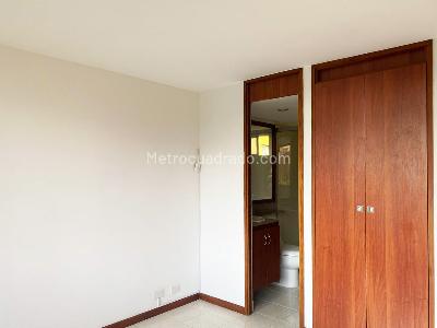Apartamento de 2 alcobas en arriendo en La Aguacatala, Medellín, 86 m² · foto 9 de 13