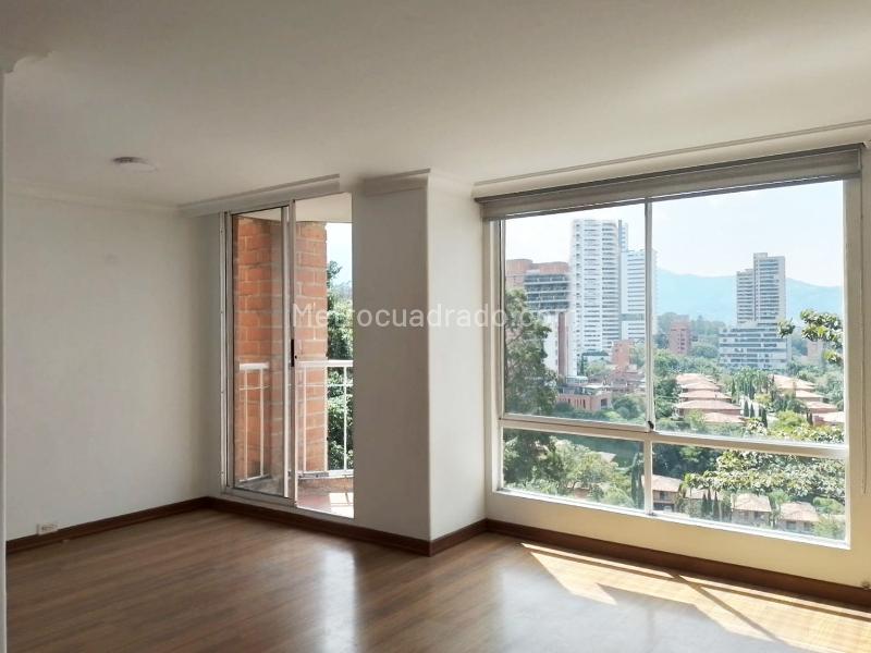 Cozy 3BR Apartment with Parking in El Poblado - 4