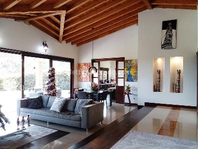 Casa de 3 alcobas en arriendo en Envigado, Envigado, 260 m² · foto 4 de 20