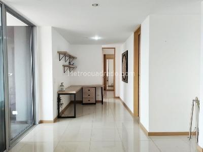 Apartamento de 2 alcobas en arriendo en El Tesoro, Medellín, 100 m² · foto 3 de 20