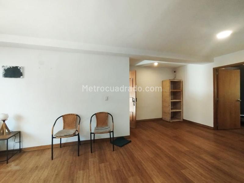 Cozy 4BR Apartment in El Poblado Near Amenities - 3