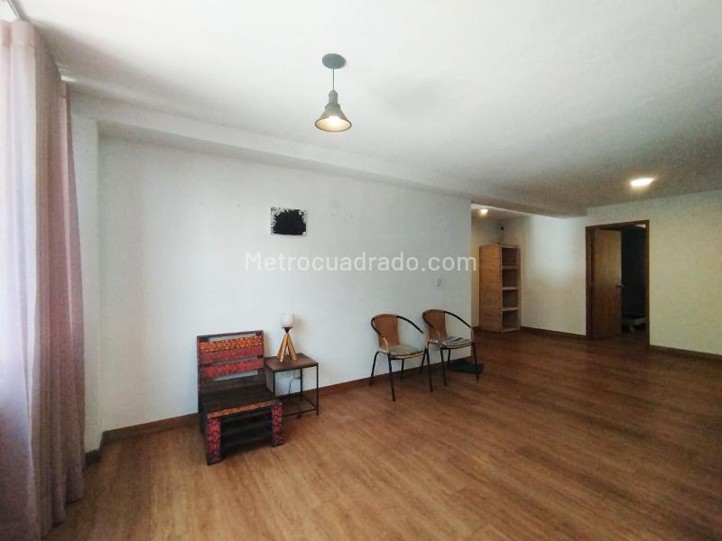 Cozy 4BR Apartment in El Poblado Near Amenities - 4