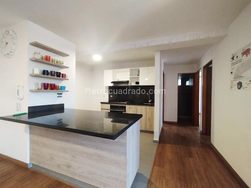 Cozy 4BR Apartment in El Poblado Near Amenities - 5