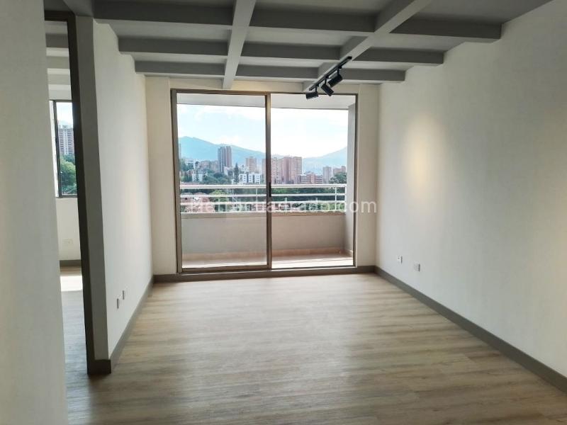 2BR Apartment with Balcony in El Poblado - 6