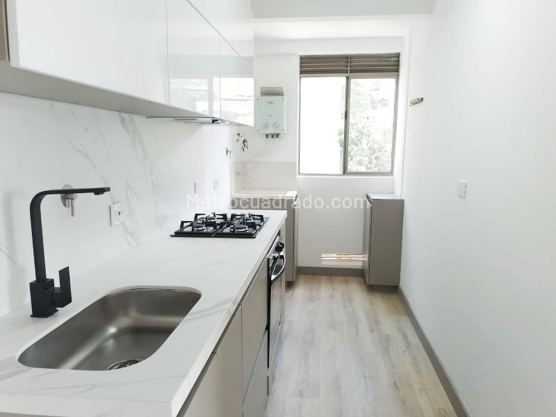 2BR Apartment with Balcony in El Poblado - 9