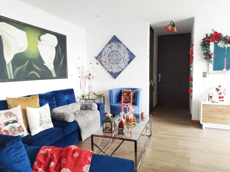 2BR Apartment with Balcony and Covered Parking in El Poblado - 2