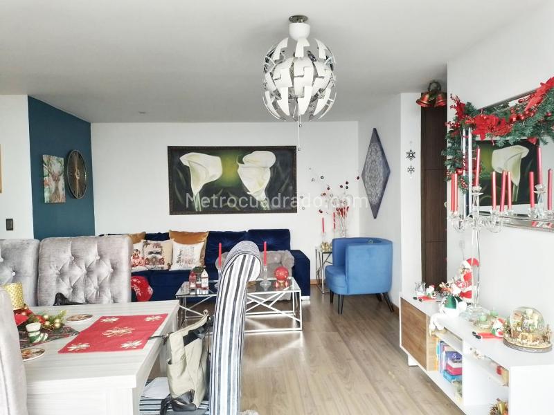 2BR Apartment with Balcony and Covered Parking in El Poblado - 6