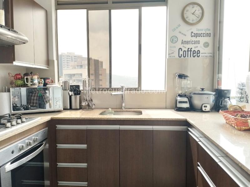 2BR Apartment with Balcony and Covered Parking in El Poblado - 9