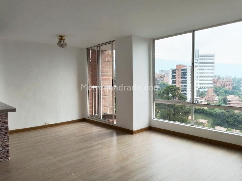 Charming 2BR Apartment Near Malls in El Poblado - 5