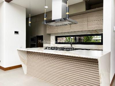Casa de 3 alcobas en venta en Rionegro, Rionegro, 360 m² · foto 4 de 19
