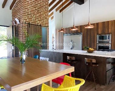 Casa de 3 alcobas en venta en Rionegro, Rionegro, 440 m² · foto 2 de 16